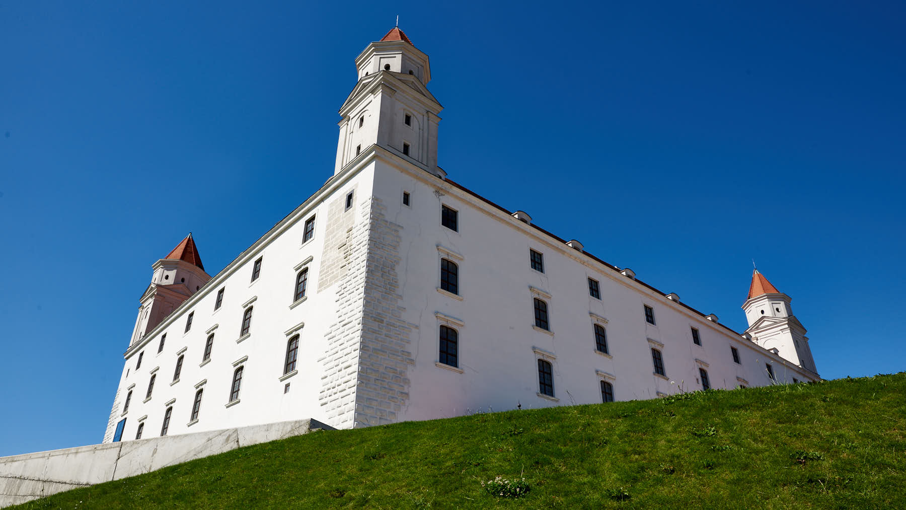 Noch ein Blick auf die eindrückliche Burg | Another view of the impressive castle