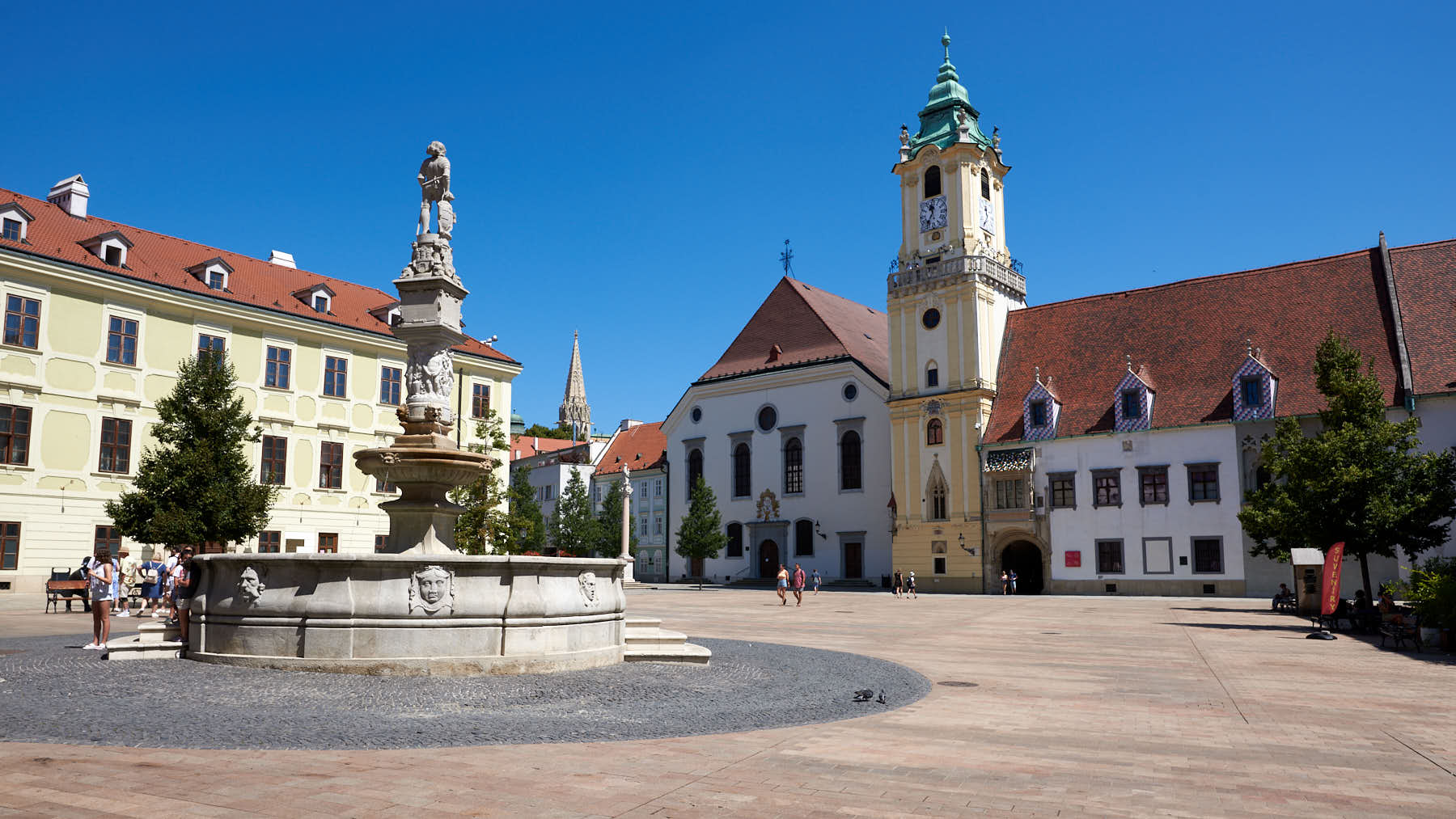 Hauptplatz mit altem Rathaus | Main square with old town hall