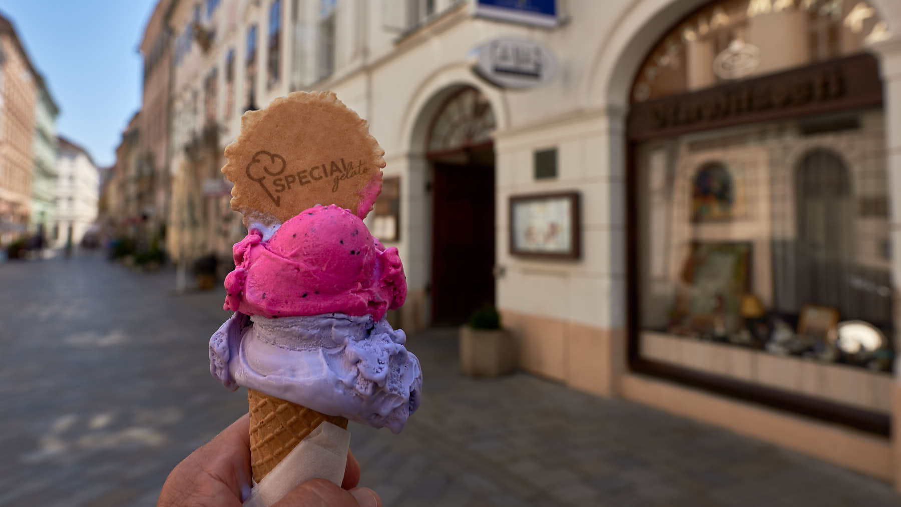 Drachenfrucht- und Lavendeleis! | Dragon fruit and lavender ice!