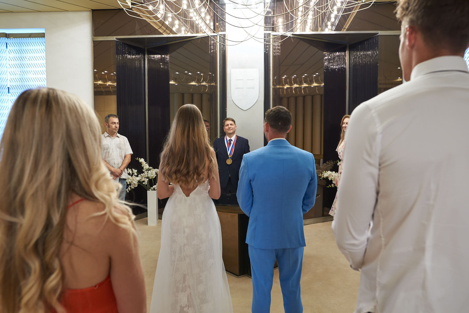 Der Leiter der Zeremonie begrüsst das Brautpaar und die Gäste | The leader of the ceremony wolcomes the bridal couple and the guests