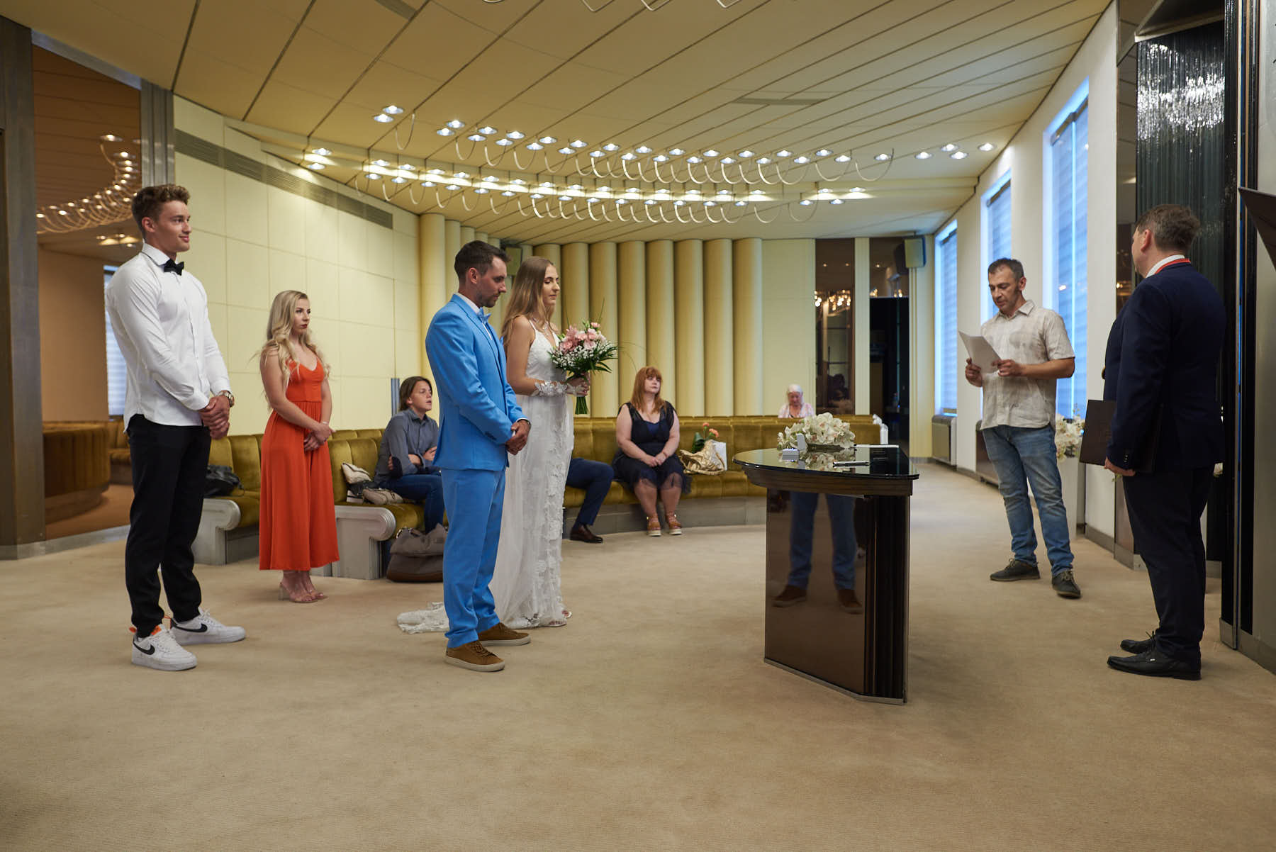 Der Übersetzer bei der Arbeit | The translator at work