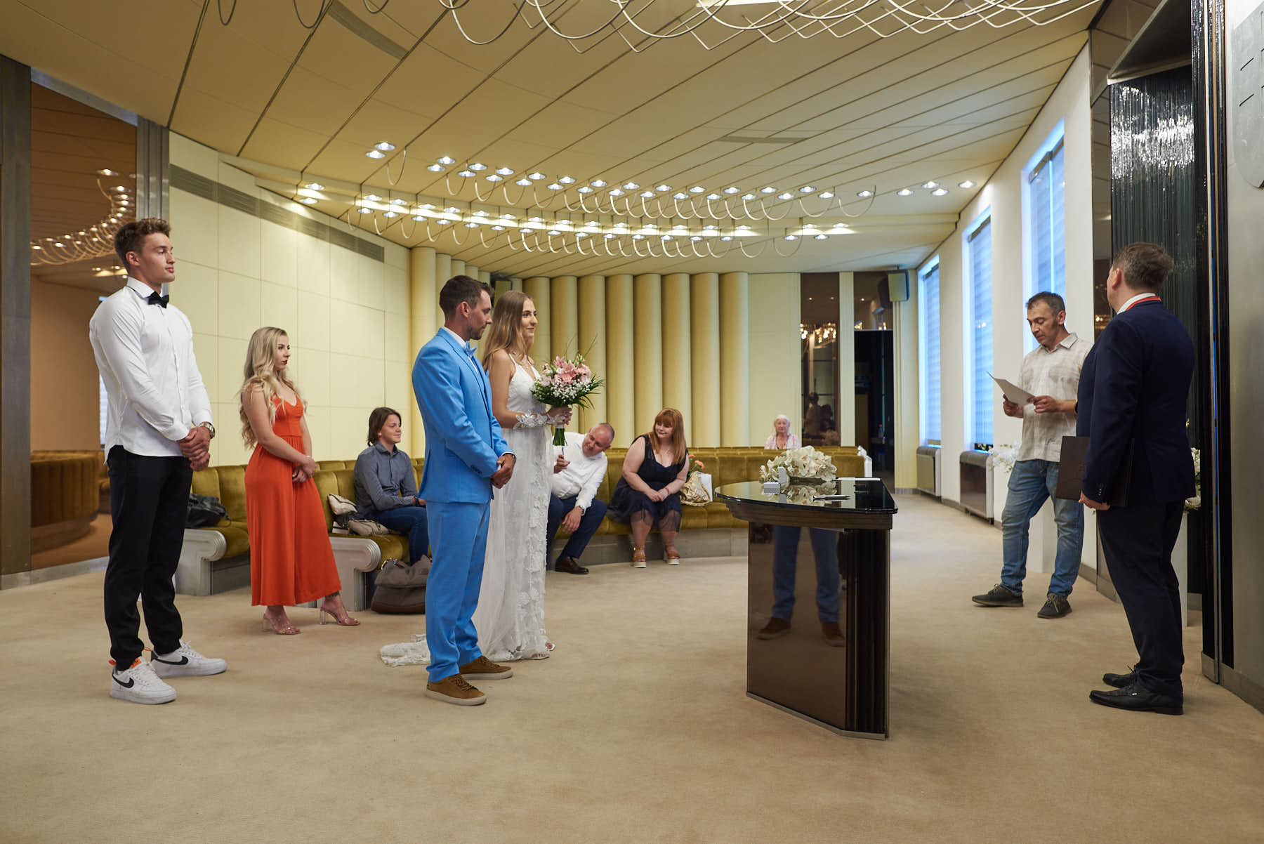 Der Übersetzer bei der Arbeit | The translator at work