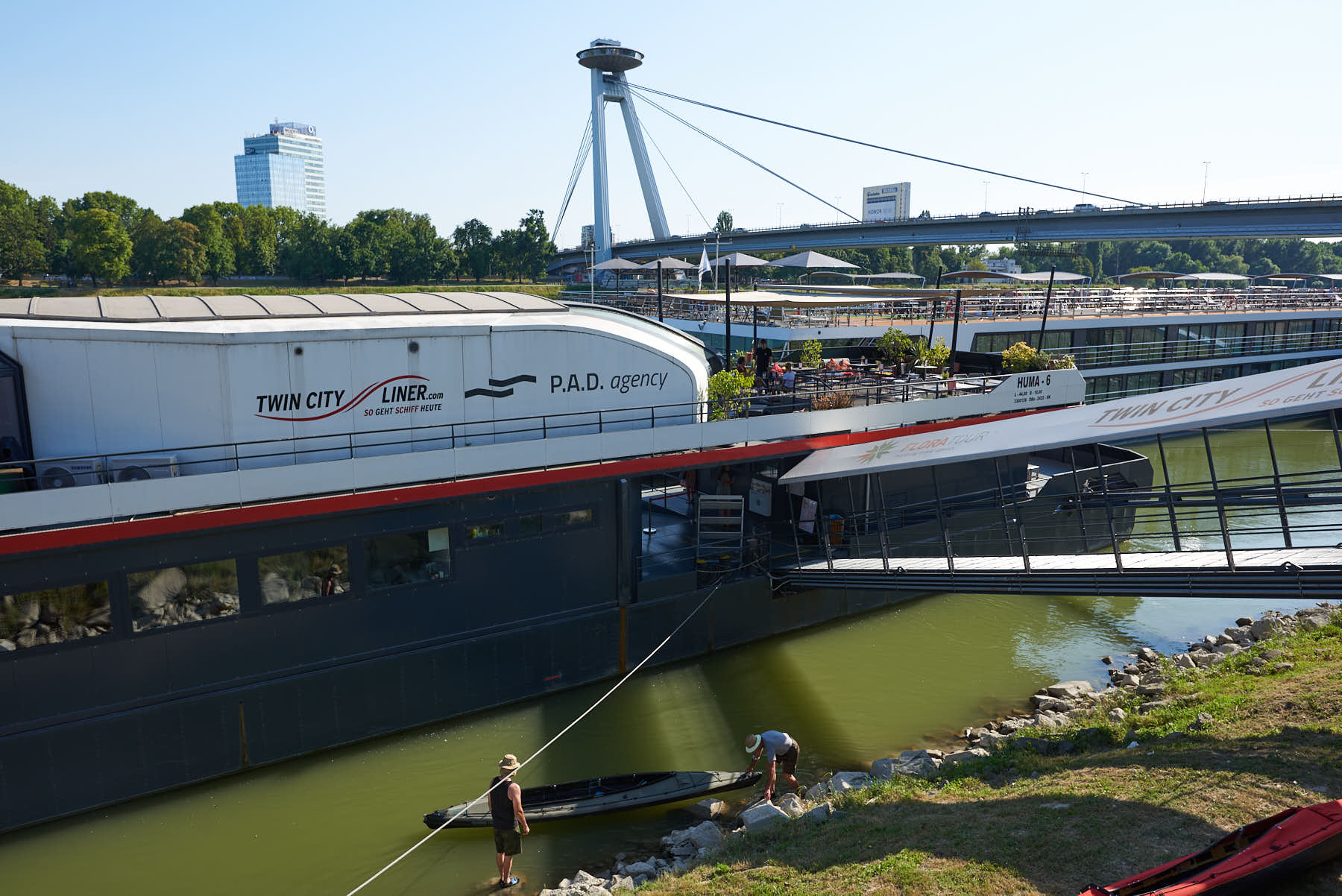 Festessen auf dem Schiff | Dinner on the boat